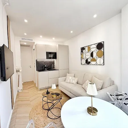 Sur La Promenade Des * Ницца