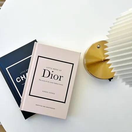 Sur La Promenade Des