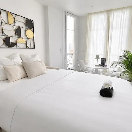 Sur La Promenade Des アパート *