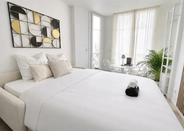 Sur La Promenade Des アパート *